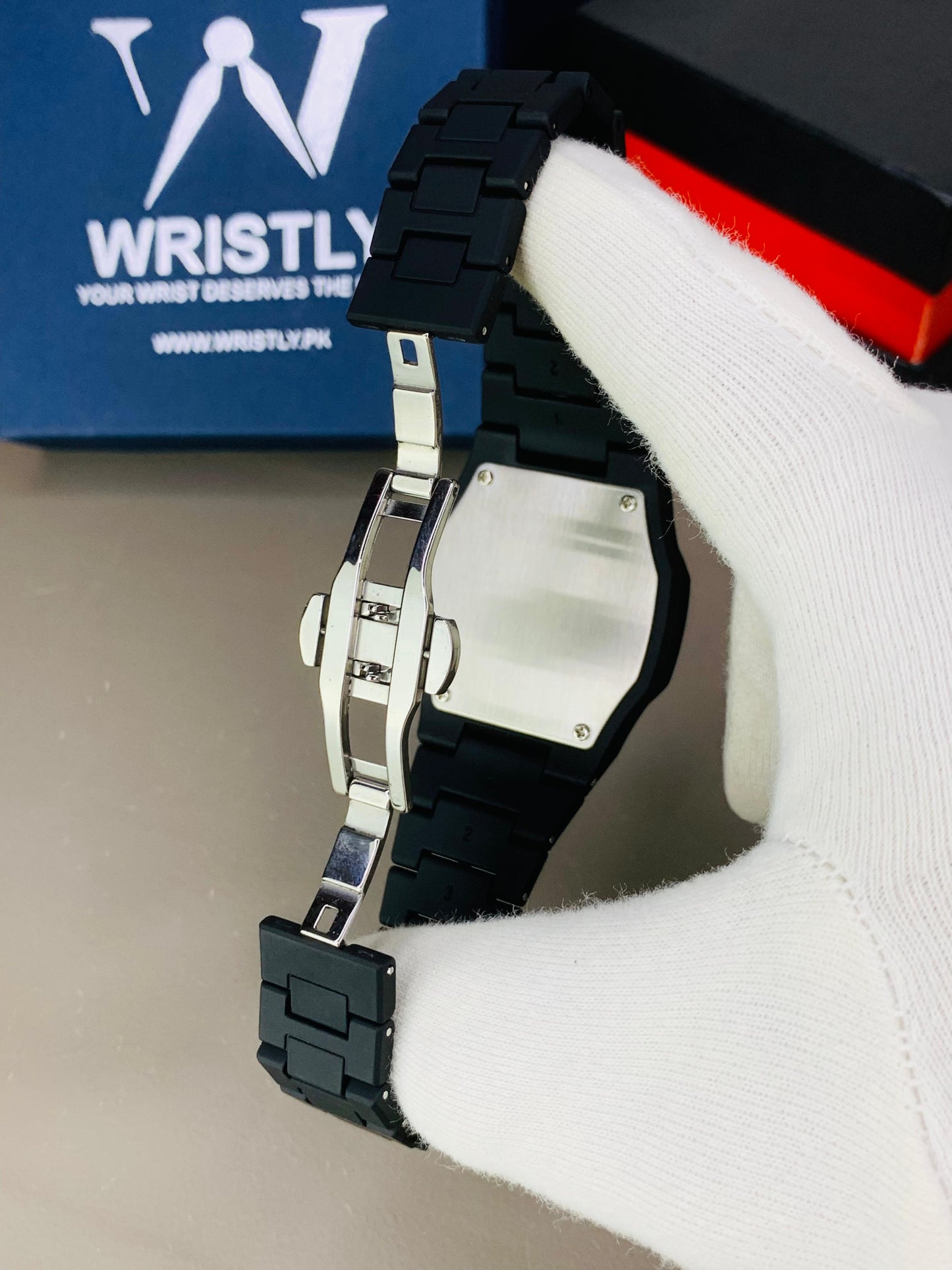 Black Arabic Aura Watch