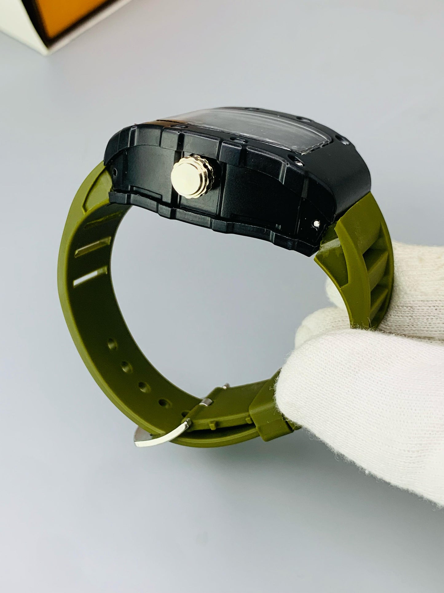 Bariho Men's Strap Watch