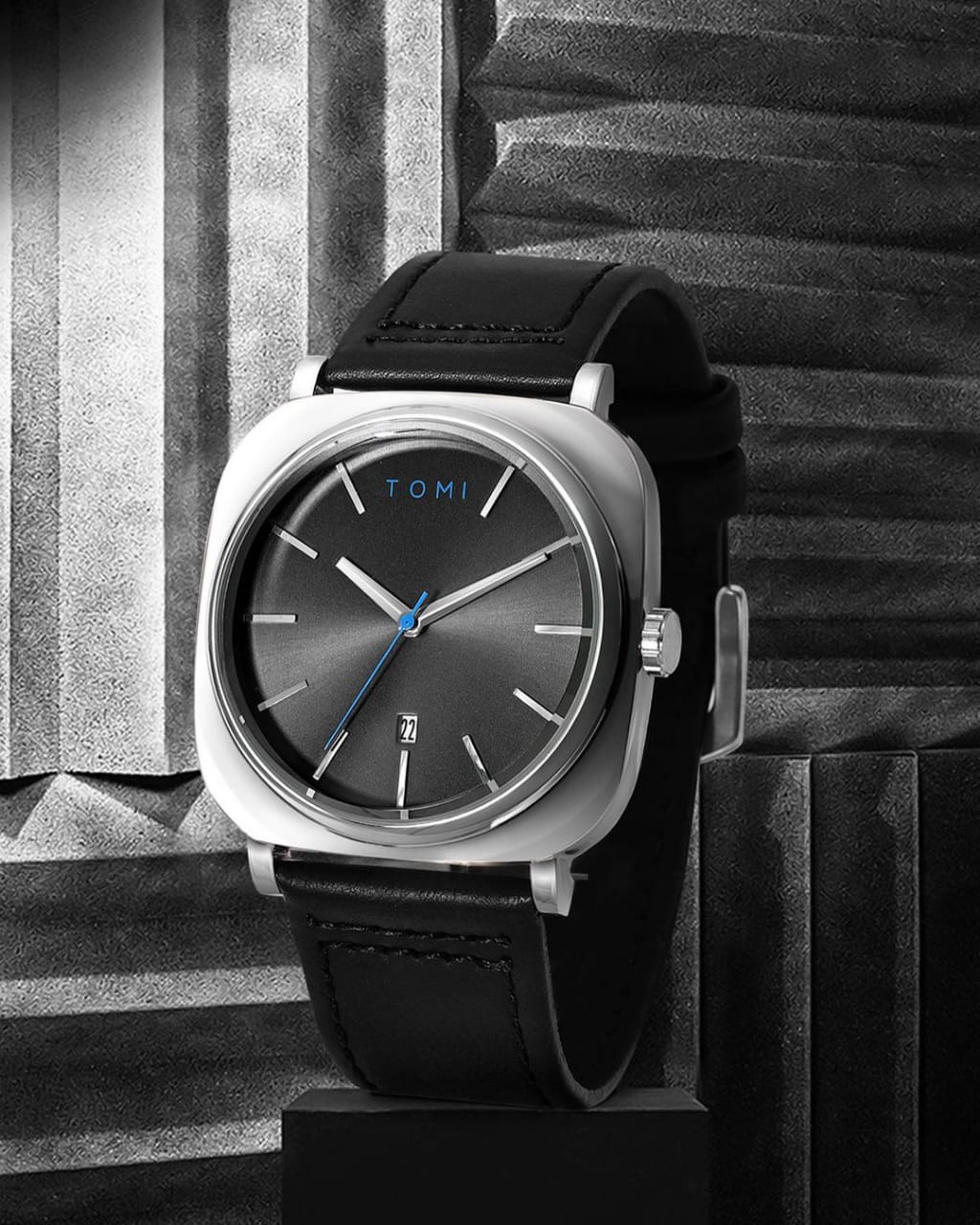 TOMI T-084 Men's Watch Quartz Date Leather Strap