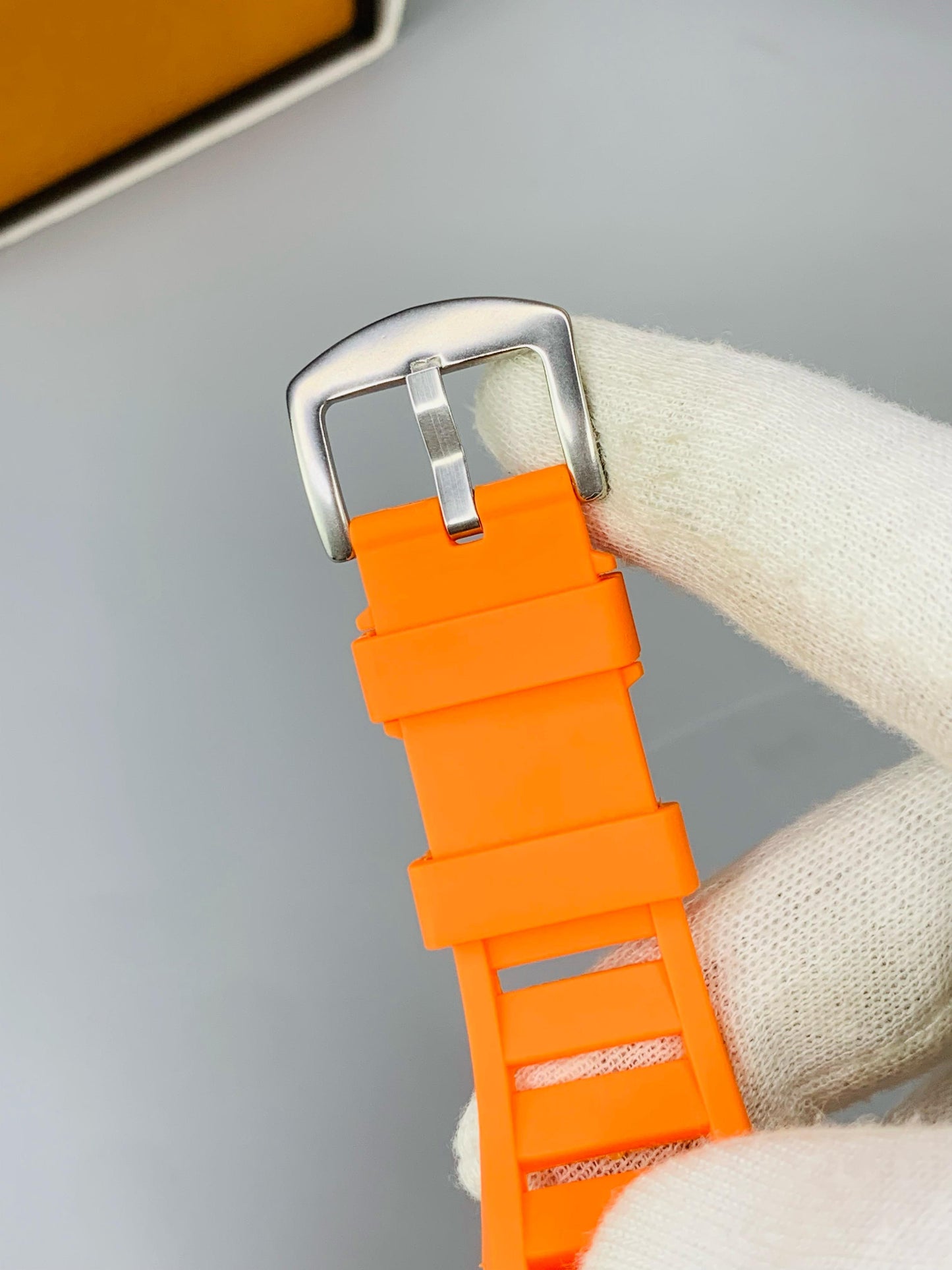 Bariho Men's Strap Watch